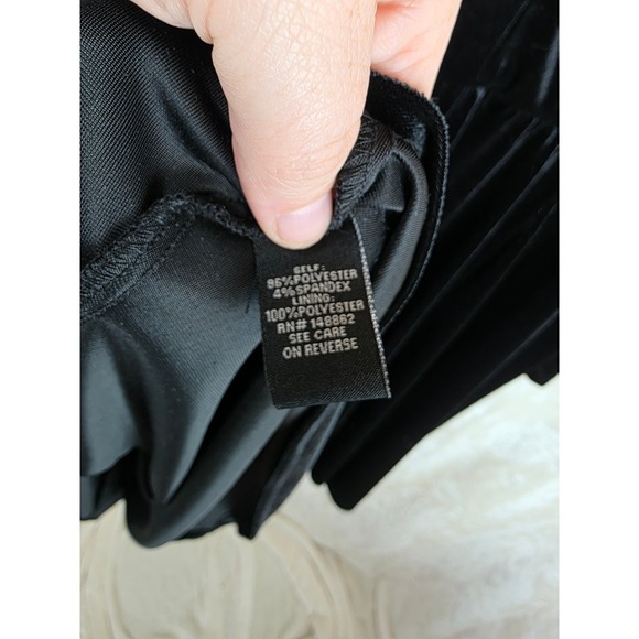 Torrid Black Velvet Choker V-Neck Skater Dress Long Sleeve Plus Size 4 4X - Picture 7 of 7